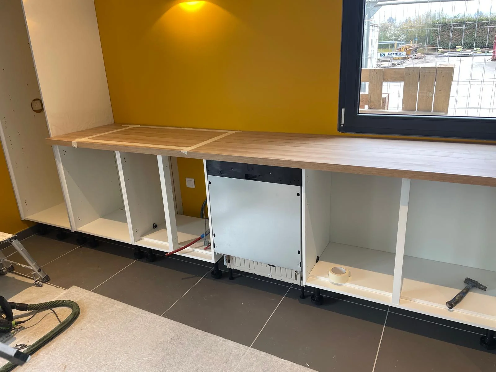 Chantier de réhabilitation — gros œuvre et mise en sécurité du bâtiment, EMS TRAVAUX