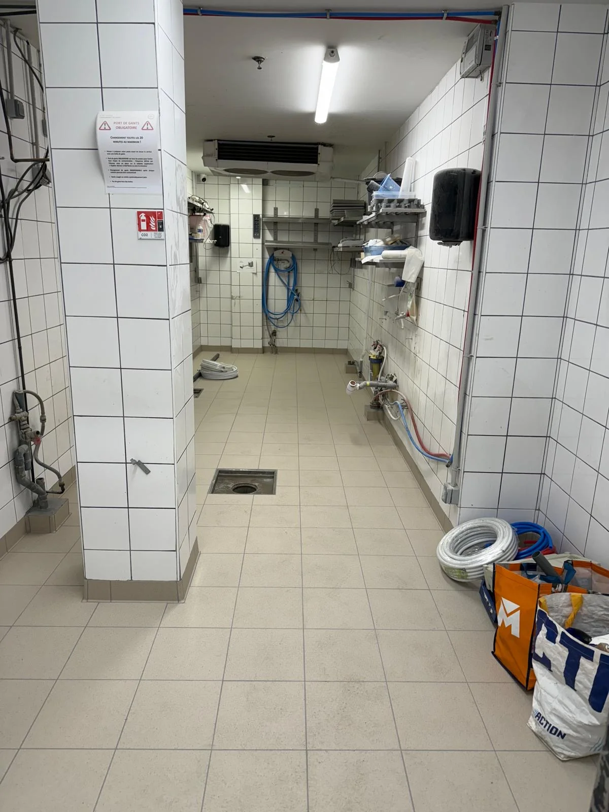 Aménagement extérieur résidentiel — allée pavée et terrasse, EMS TRAVAUX